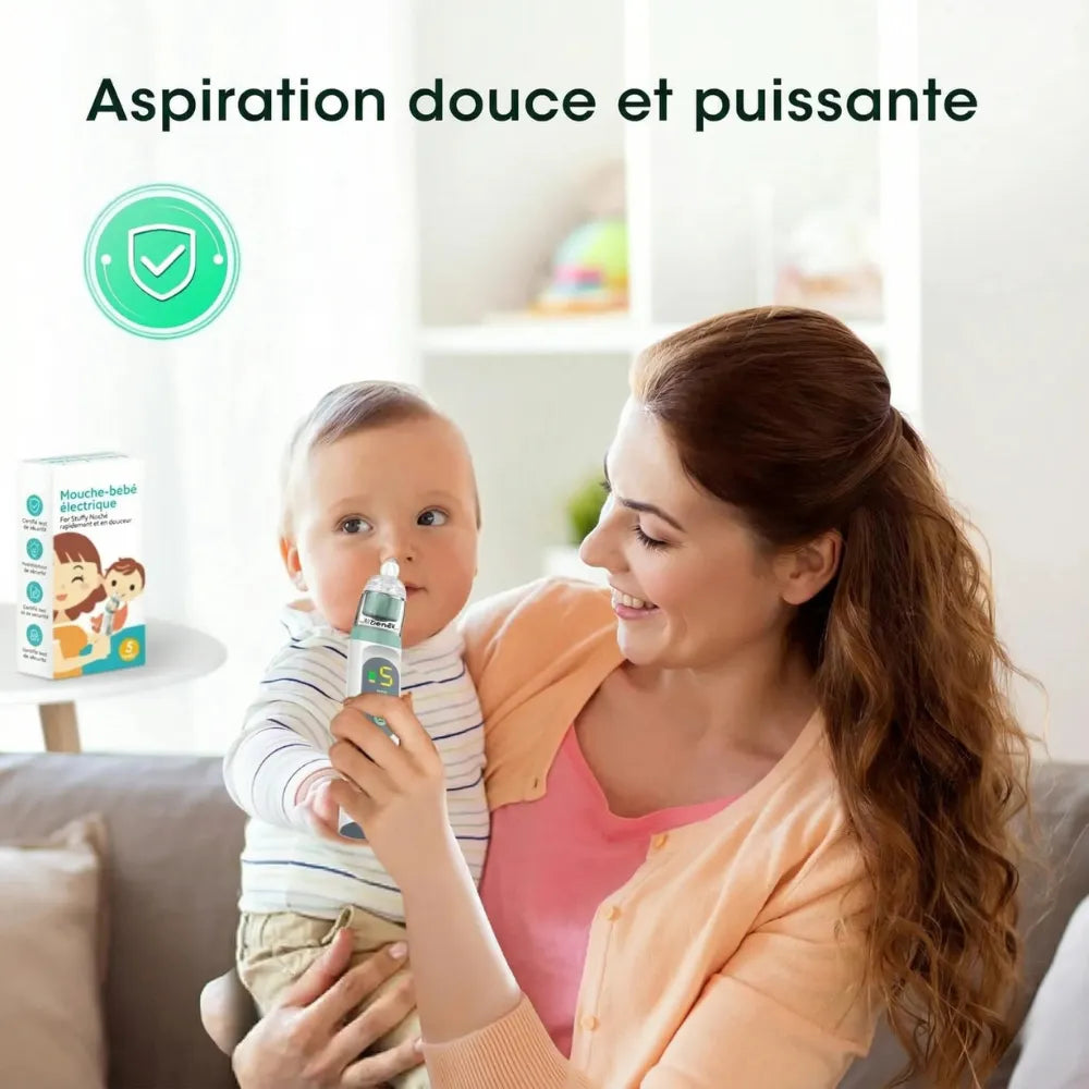 Une maman utilise le Mouche Bébé Électrique sur son enfant pour une respiration libérée en douceur.